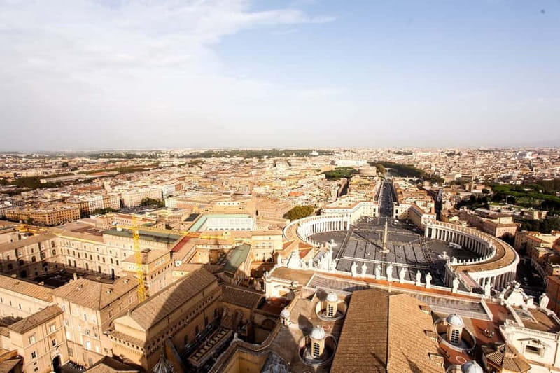 St Peter's Basilica Express Guided Tour with Dome Climb - Why the dome changes your view of St Peter’s