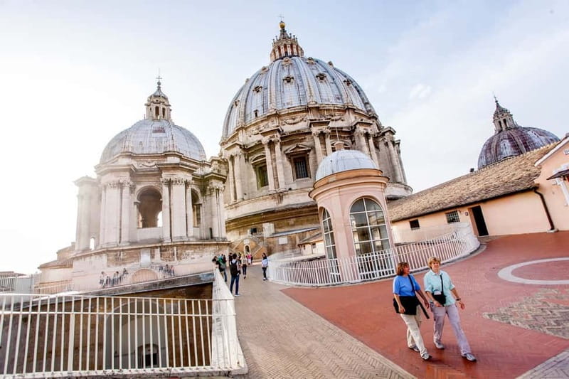 St Peter's Basilica Express Guided Tour with Dome Climb - Dress rules and what to leave behind