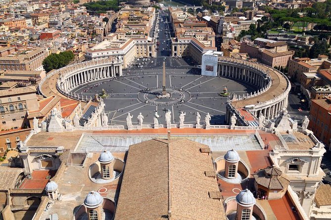 St. Peter’s Basilica Priority Access Tour with Dome & Crypt - The papal crypt and Vatican grottoes