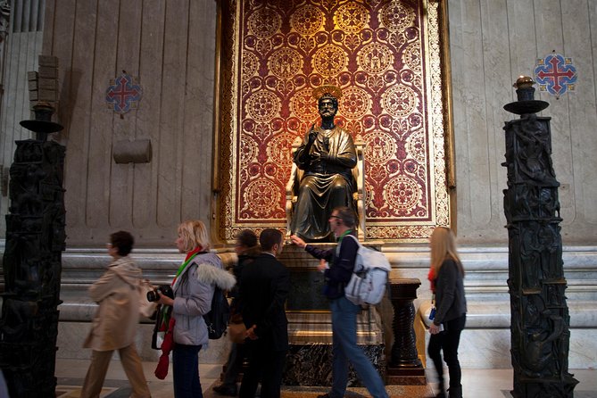 St. Peter’s Basilica Priority Access Tour with Dome & Crypt - Meeting at Piazza della Città Leonina