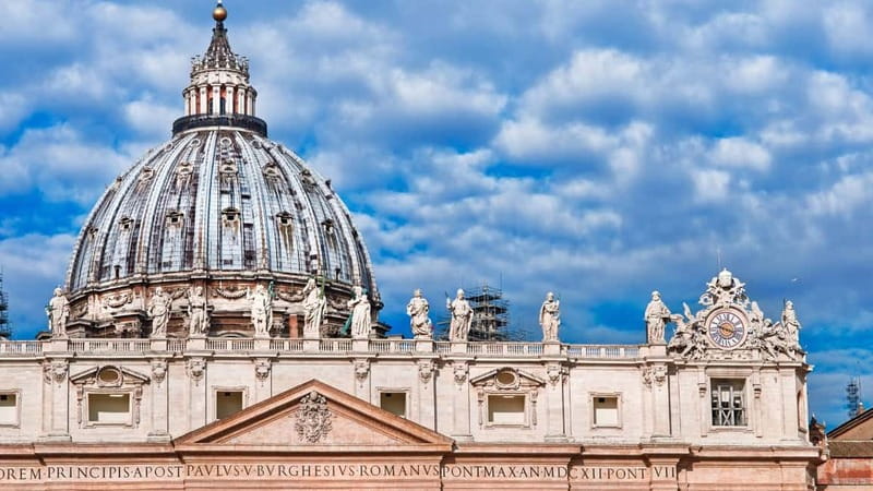St. Peter's Dome Climb, Basilica and Vatacombs Tour - Michelangelo, Bernini, and the basilica interior