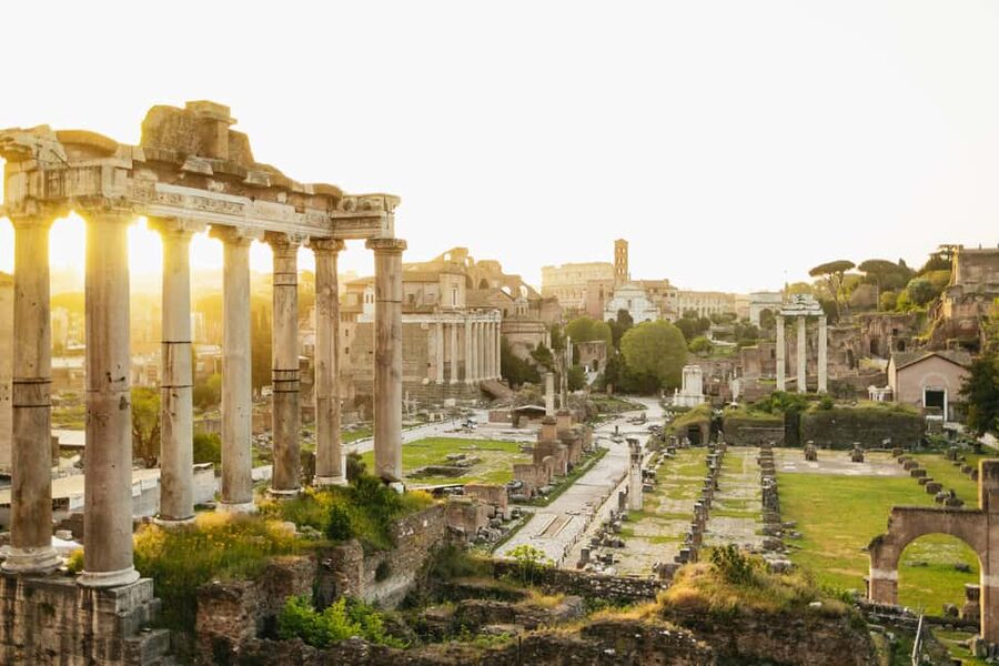 Sunrise in Rome: Small Group E-Bike Tour & Italian breakfast - Piazza Navona before the cafes fill