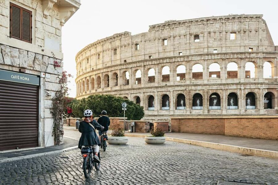 Sunrise in Rome: Small Group E-Bike Tour & Italian breakfast - Trevi Fountain without the daytime crush