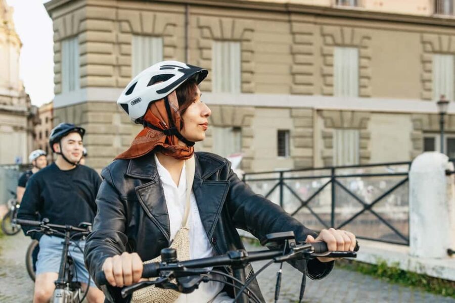 Sunrise in Rome: Small Group E-Bike Tour & Italian breakfast - Guides, safety, and the small-group feel