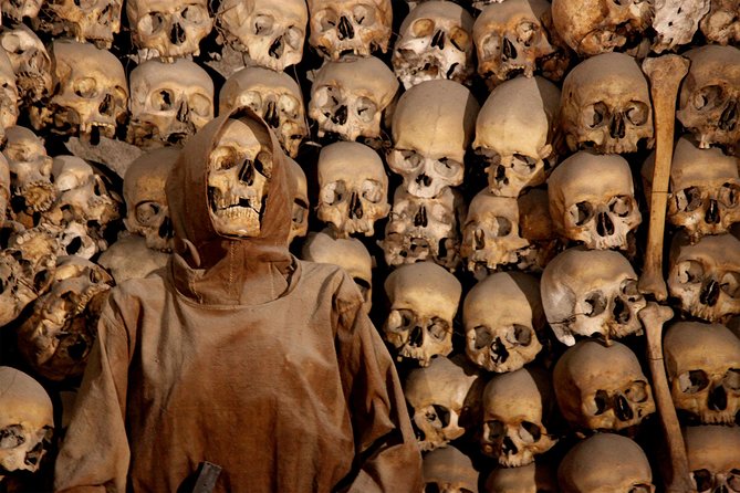 The Original Roman Crypts and Catacombs Tour with Transfers - Guides make the difference between atmosphere and understanding