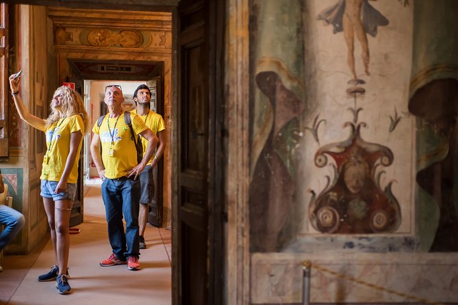 Tivoli Full Day Trip from Rome: Hadrian's Villa and Villa D'Este - How the guiding and group experience works