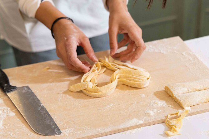 Top Class of Ravioli, Fettuccine and Tiramisu Workshop in Rome - Shaping ricotta and Parmigiano ravioli