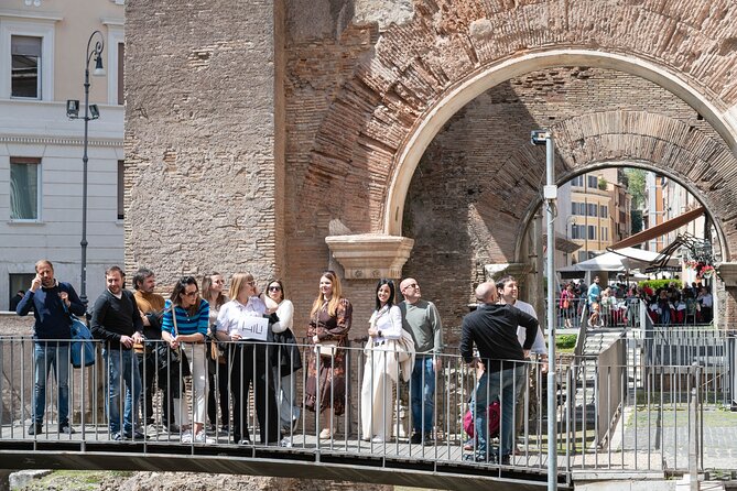 Trastevere & Campo de' Fiori Street Food Tour, Eat Like a Local - Santa Maria in Trastevere and its old fountain