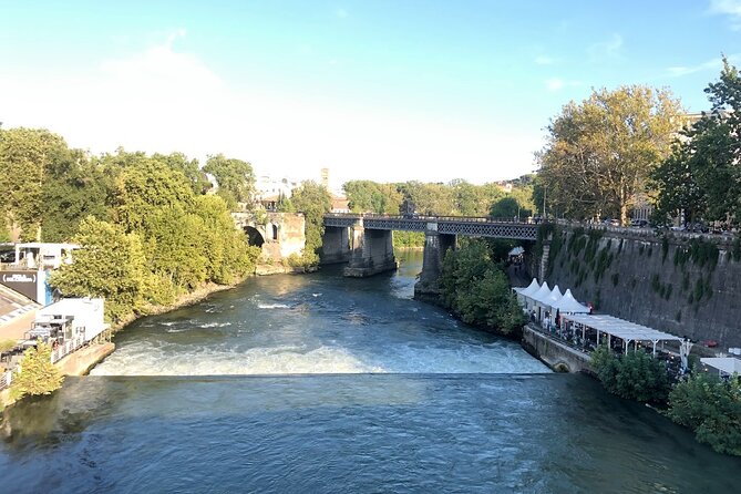 Trastevere Like a Local Food Tour with 7+ Food Tastings & Wines - The food between the bites