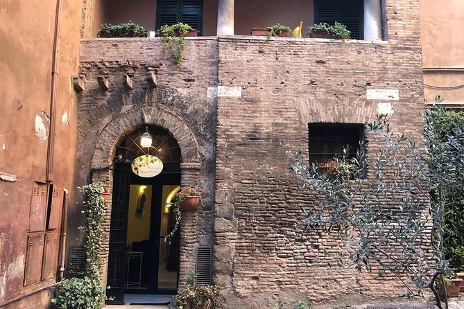 Trastevere Like a Local Food Tour with 7+ Food Tastings & Wines - Santa Maria in Trastevere and the final sweet course