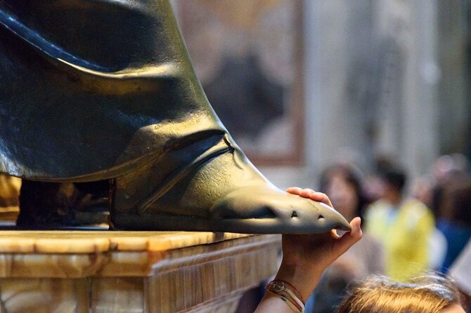Vatican and Vatacombs Tour: Treasures of the Sistine Chapel - Raphael Rooms: a highlight worth slowing down for