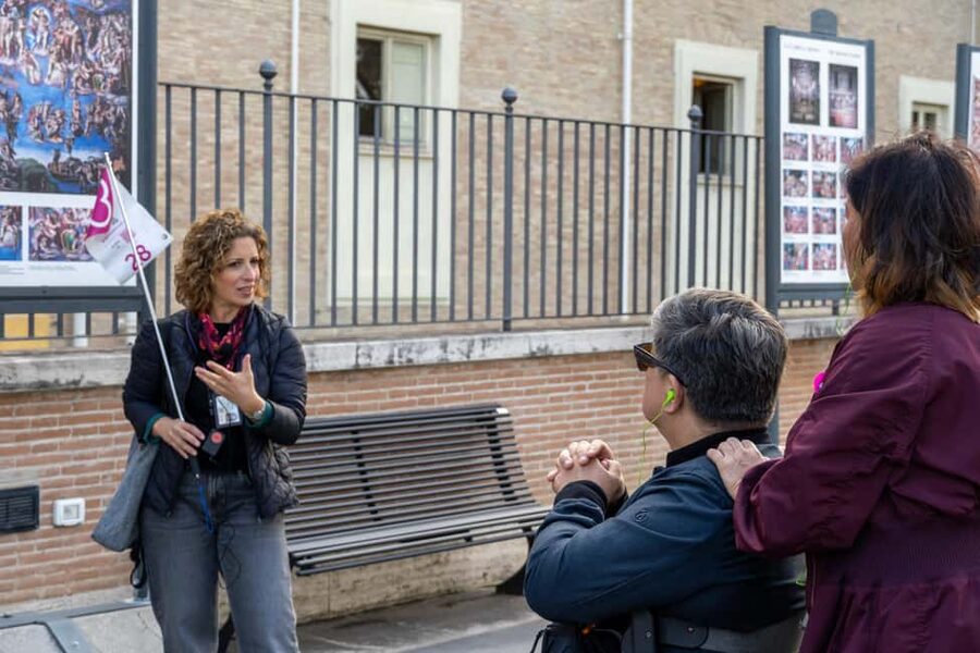 Vatican Museums & Sistine Chapel Skip-the-Ticket-Line Tour - Cortile del Belvedere: a fitting first stop
