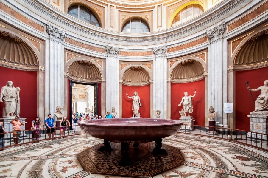 Vatican Museums & Sistine Chapel Skip-the-Ticket-Line Tour - The guides make or break the experience