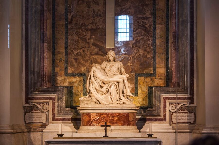 Vatican: Papal Audience and St. Peter's Basilica Guided Tour - One hour of free time inside the basilica