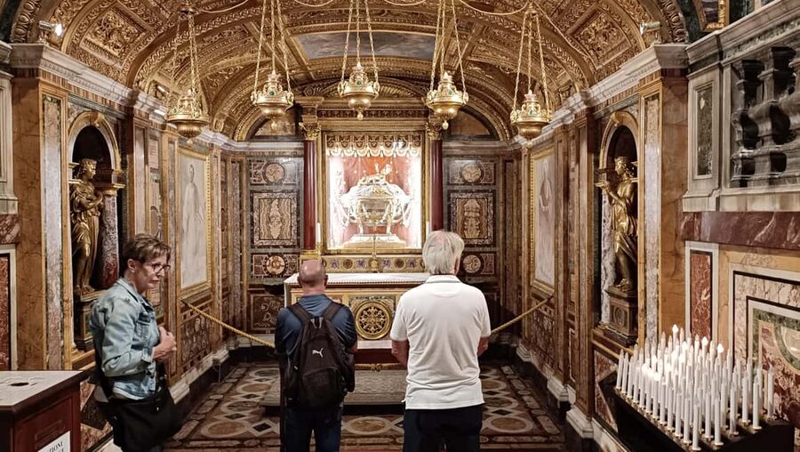 Vatican: Pope Francis Tomb and Papal Basilicas Tour - Key points at a glance