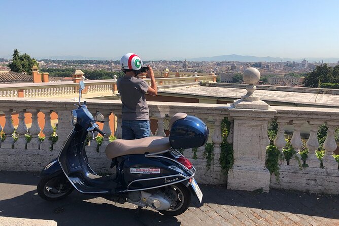 Vespa Primavera 125 cc Rental at Rome 24 ore - What the included equipment is worth