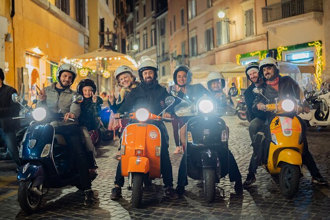 Vespa Scooter Tour in Rome with RomeIsMyLove Pro Photo Team - Piazza Venezia, Via del Corso, and the heart of central Rome