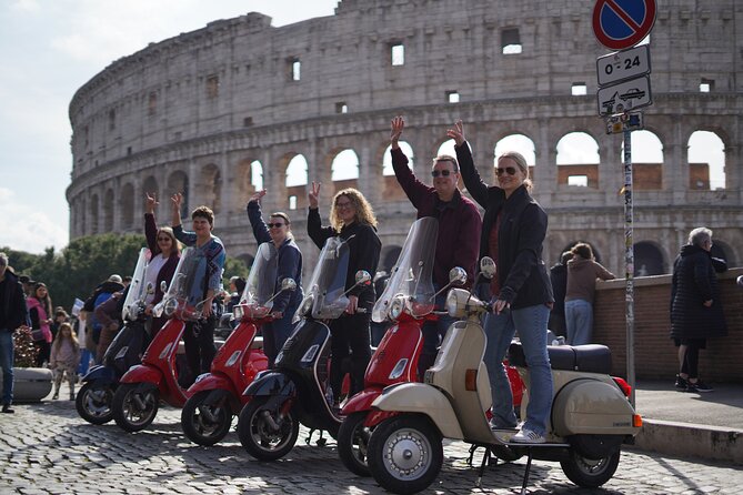 Vespa Scooter Tour in Rome with RomeIsMyLove Pro Photo Team - Acqua Paola Fountain and the photo session