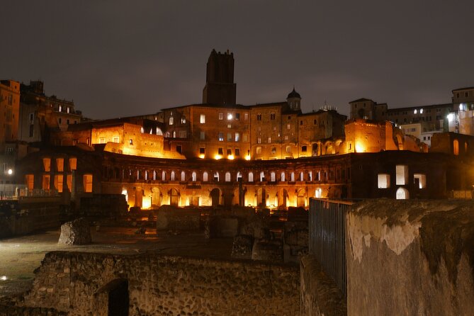 Walk the magic of Rome at night - Piazza Navona and the evening route