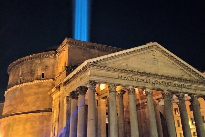 Walk the magic of Rome at night - Seeing the Colosseum lit at night