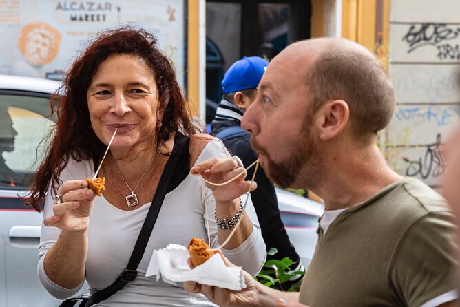 Winner 2025 Rome Twilight Trastevere Food Tour by Eating Europe - Da Enzo, prosecco, and the Roman welcome